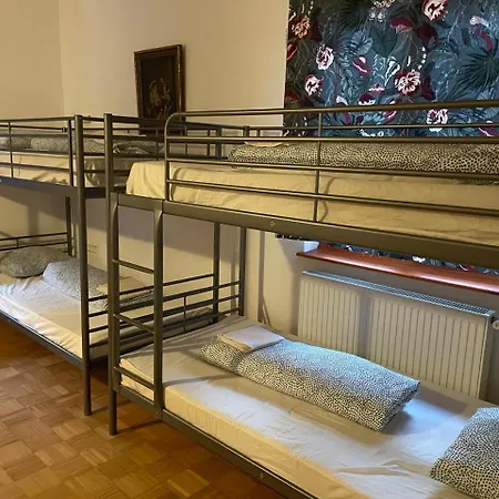 Budapest Garden Hostel-2